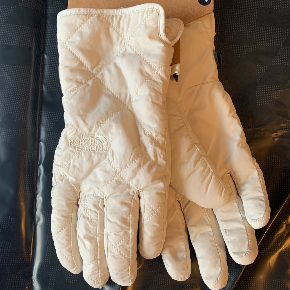 NWT-Northface Rosie Quilt fleece lined gloves-cream/white